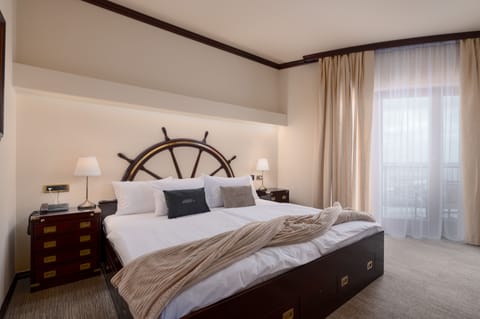 Family Suite Deluxe, 2 Bedrooms, Balcony, Sea View | Premium bedding, minibar, in-room safe, desk