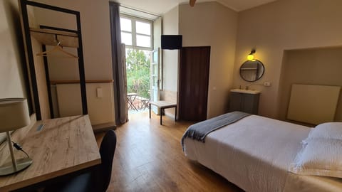 Superior Double or Twin Room | Down comforters, desk, laptop workspace, free WiFi