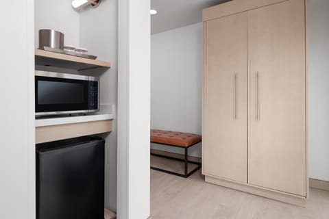 Standard Room, 1 Queen Bed, Non Smoking, Refrigerator | In-room safe, laptop workspace, iron/ironing board, bed sheets