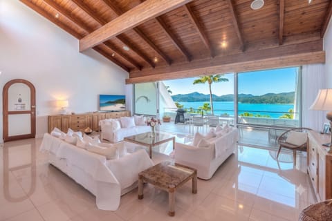 Apartment, 2 Bedrooms, 2 Bathrooms, Ocean View | Living area | Flat-screen TV