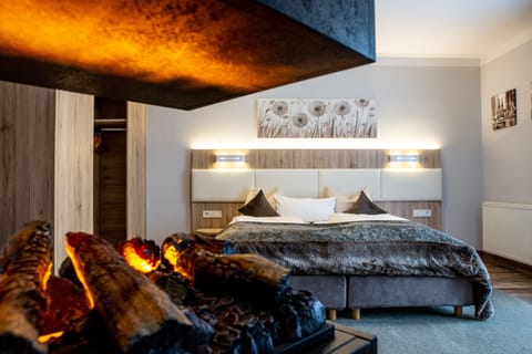 Comfort Double Room | Desk, cribs (surcharge), WiFi (free), bed sheets