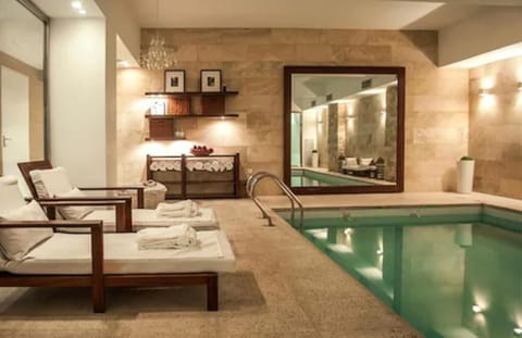 Hot tub, massages