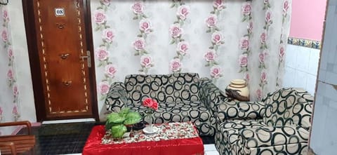 Deluxe Room | Desk, free WiFi