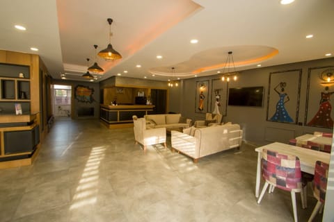 Lobby lounge
