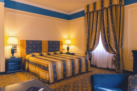 Minibar, in-room safe, soundproofing, alarm clocks
