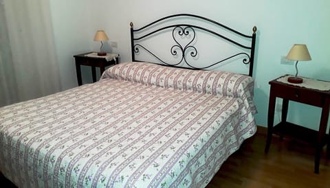 Double or Twin Room | Individually decorated, individually furnished, free WiFi, bed sheets