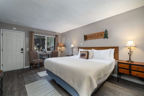 Deluxe Room, 1 King Bed | Premium bedding, pillowtop beds, individually decorated