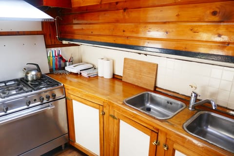 City Apartment, 6 Bedrooms, Harbor View | Private kitchen | Fridge, oven, stovetop, coffee/tea maker