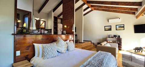 Executive Suite, 1 King Bed, Lagoon View | 1 bedroom, premium bedding, in-room safe, individually decorated