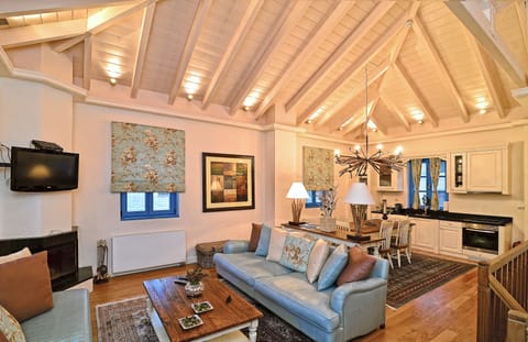 Grand Chalet | Living area | LCD TV, fireplace