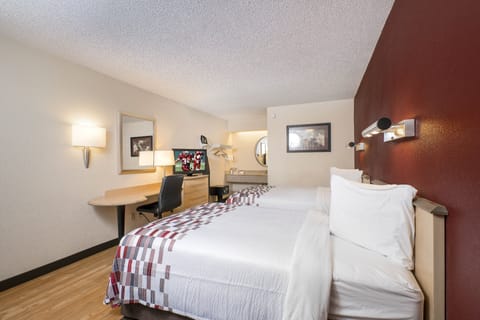 Desk, laptop workspace, blackout drapes, free WiFi