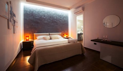 Classic Double or Twin Room, Private Bathroom | 1 bedroom, minibar, desk, laptop workspace