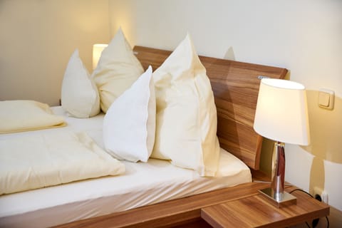 Suite | In-room safe, desk, soundproofing, iron/ironing board