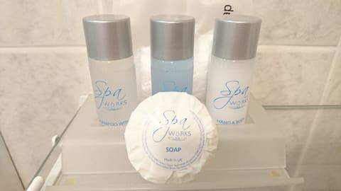 6 bedrooms, premium bedding, pillowtop beds, individually decorated