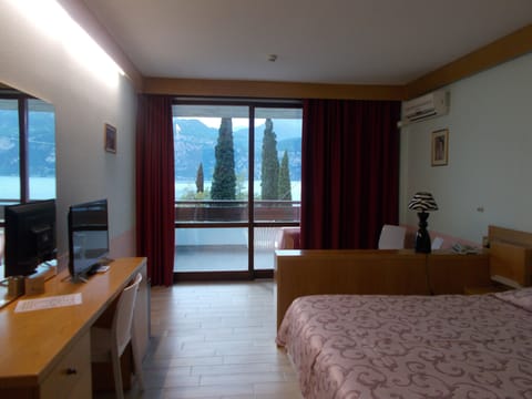 Superior Double or Twin Room, Balcony, Lake View | View from room