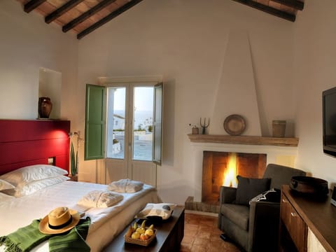 Classic Double Room, 1 Double Bed | Egyptian cotton sheets, premium bedding, down comforters, minibar