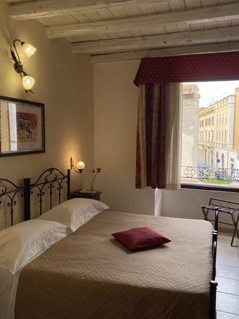 Standard Double Room | Desk, soundproofing, free WiFi, bed sheets