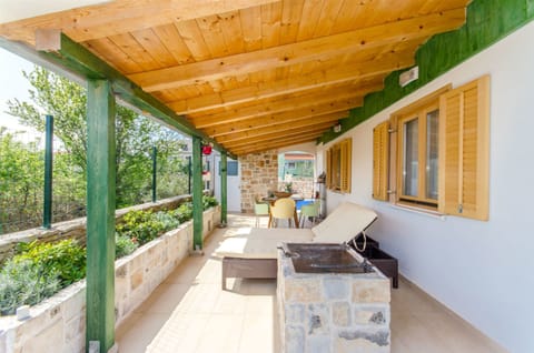 House | Terrace/patio