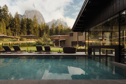 Indoor pool, outdoor pool, sun loungers