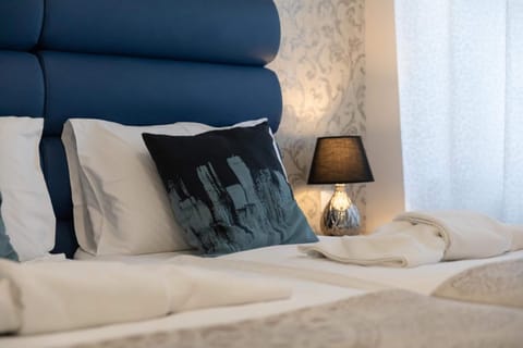 1 bedroom, in-room safe, desk, soundproofing