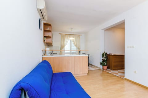 Apartment (Apartment & Rooms Villa Katarina - On) | Living room | Flat-screen TV