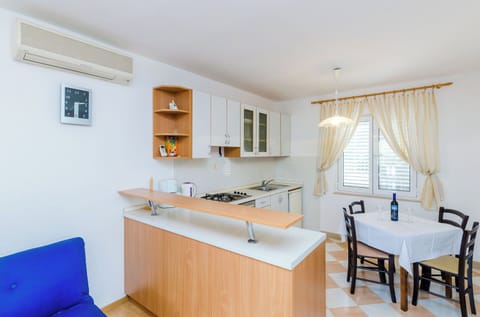 Apartment (Apartment & Rooms Villa Katarina - On) | Private kitchen