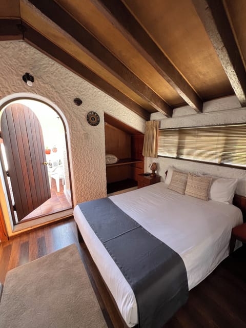 Standard Double Room | Free WiFi, bed sheets