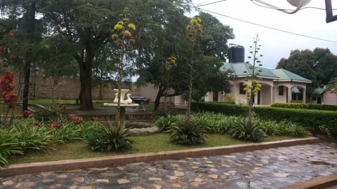Single Room | Garden view
