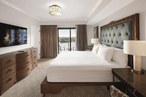 Hypo-allergenic bedding, in-room safe, desk, laptop workspace