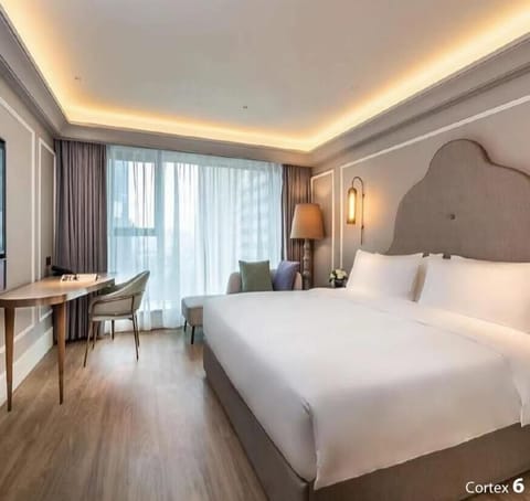 Superior Room, 1 King Bed | Minibar, WiFi (free)