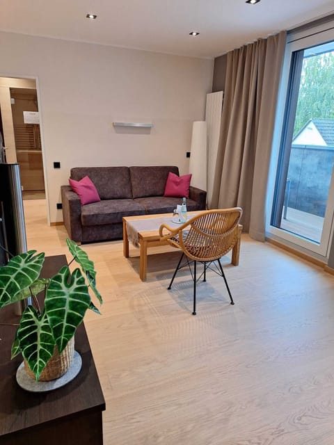 Grand Room, Courtyard Area (Comfort) | Living area | Flat-screen TV