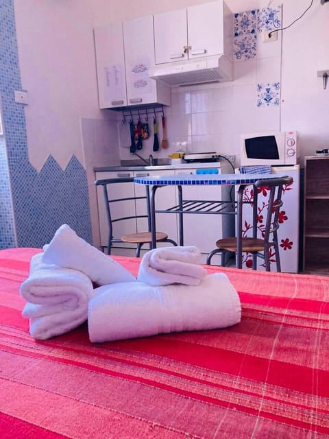 Comfort Triple Room, Ensuite (for 2 people) | Hypo-allergenic bedding, down comforters, in-room safe, free WiFi