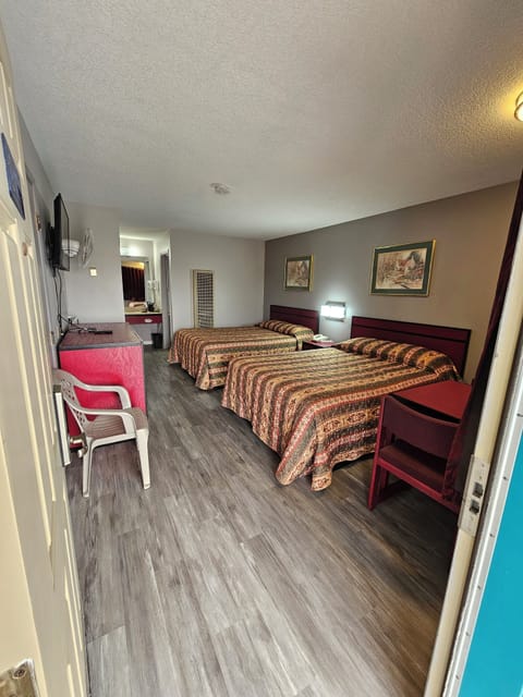 Double Room, 2 Queen Beds | WiFi (free), bed sheets