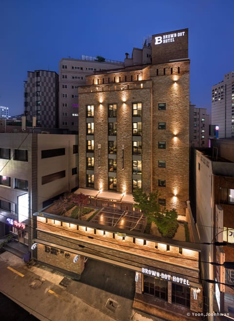 Front of property - evening/night
