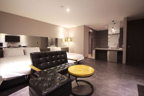 Suite (Twin) | Blackout drapes, free WiFi, bed sheets