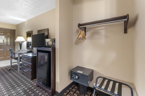 Standard Room, 2 Double Beds, Non Smoking, Refrigerator & Microwave | In-room safe, laptop workspace, blackout drapes, iron/ironing board