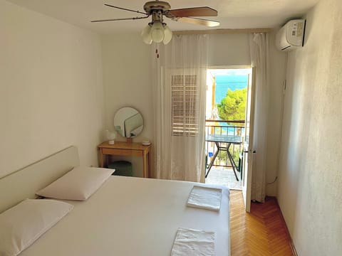 Standard Double Room (with External Private Bathroom) | Free WiFi, bed sheets