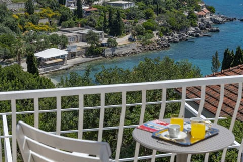 Double Room (Guest House Rooms Rose - Romantic Dou) | Balcony