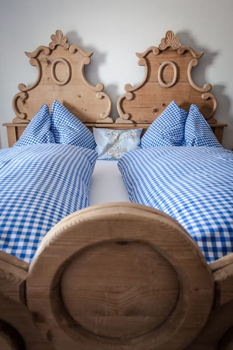 Basic Double Room, Shared Bathroom | Free WiFi, bed sheets