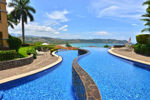 2 outdoor pools