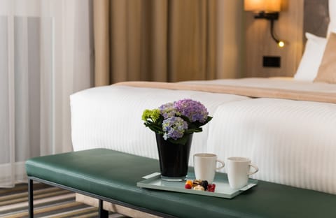 Minibar, in-room safe, desk, laptop workspace