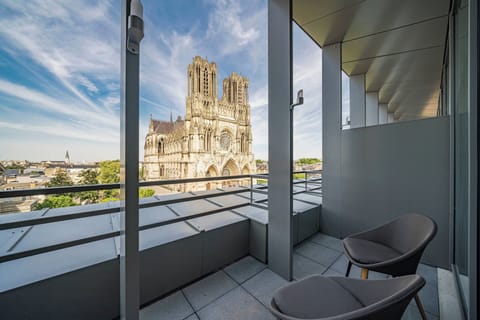 Junior Suite, 1 King Bed, Balcony (Cathedral View) | Free minibar items, in-room safe, individually furnished, desk