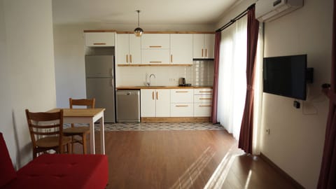 XLarge Deluxe Suite | Private kitchen | Electric kettle