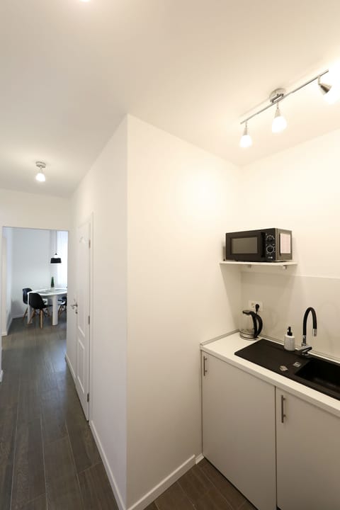 Apartment, 2 Bedrooms | Private kitchen | Electric kettle