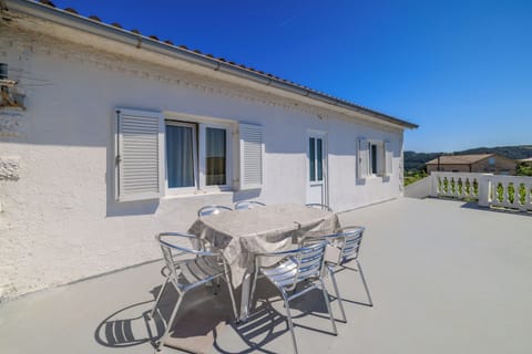 Apartment (A1) | Terrace/patio