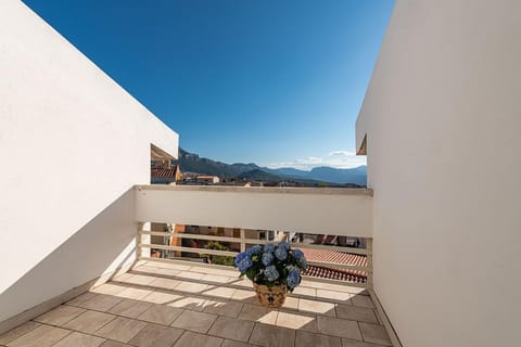 Triple Room | Terrace/patio