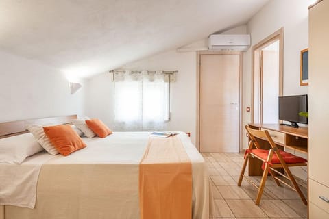 Economy Double or Twin Room | Individually furnished, laptop workspace, blackout drapes, soundproofing