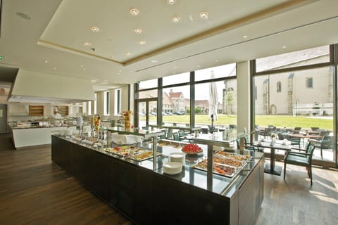 Daily continental breakfast for a fee