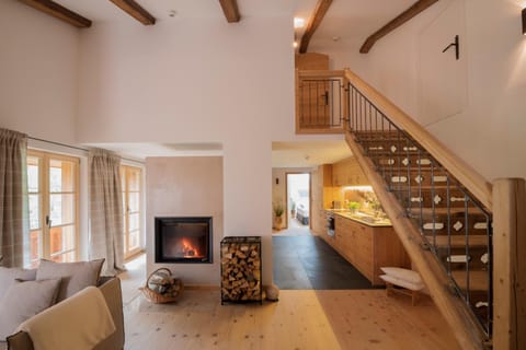 100-cm flat-screen TV with satellite channels, TV