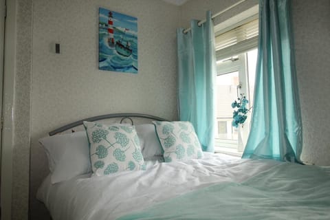 Comfort House, 5 Bedrooms | 5 bedrooms, individually decorated, individually furnished